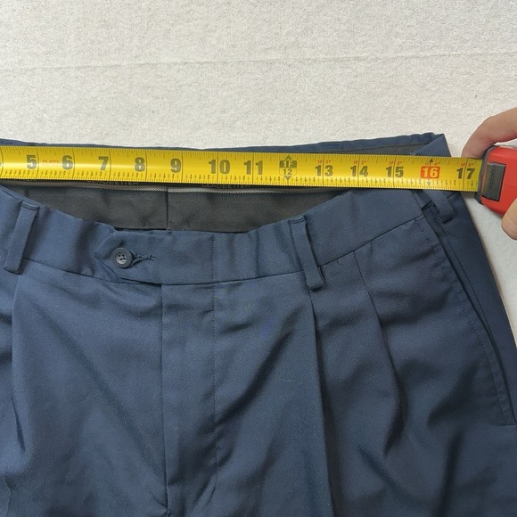 Jos A Bank Mens Leadbetter Golf Shorts Blue Performance Flat Front Size 35 - Picture 5 of 8